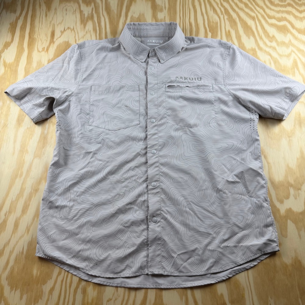 KUIU Mesa Mens XL Short Sleeve Snap Shirt Grey Topo Print UPF 50+ Venting *Flaws